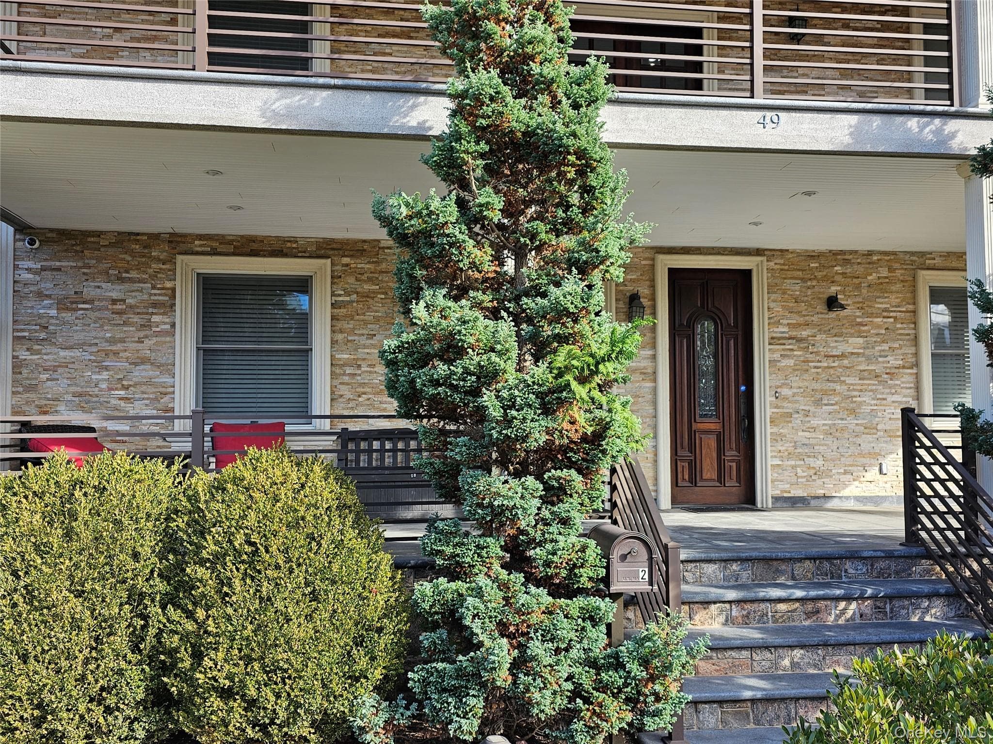 49 Greenridge Avenue thumbnail 3