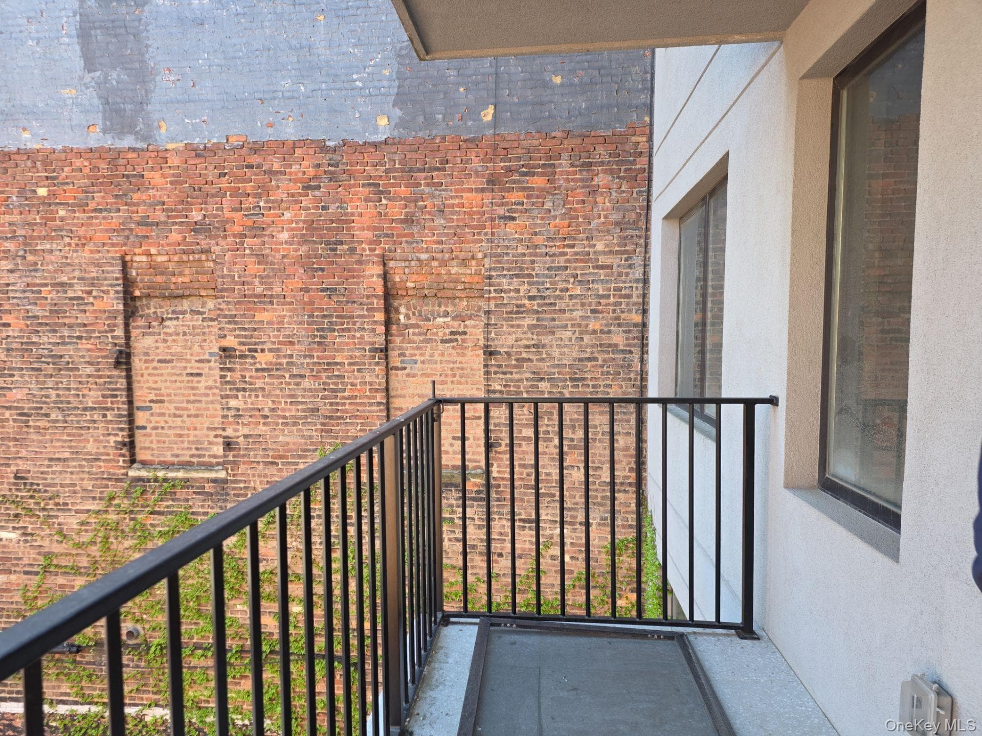 231 E 123rd Street thumbnail 7