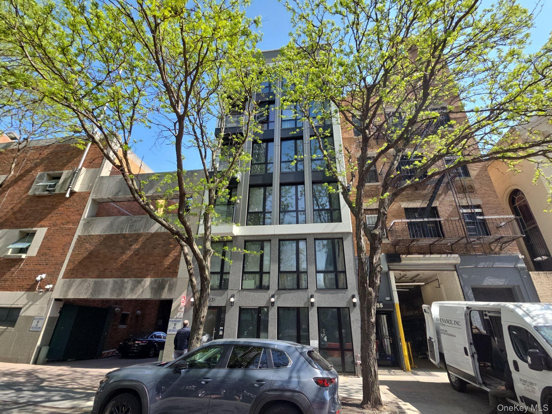 231 E 123rd Street photo 1