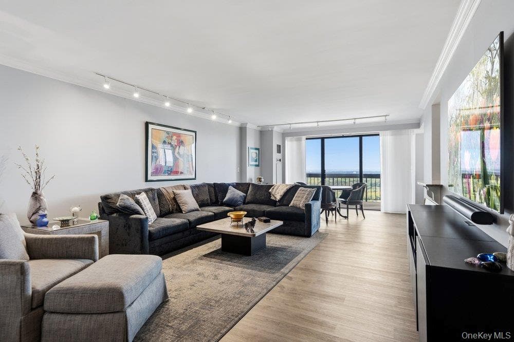 27010 Grand Central Parkway Parkway Unit: 26K thumbnail 6