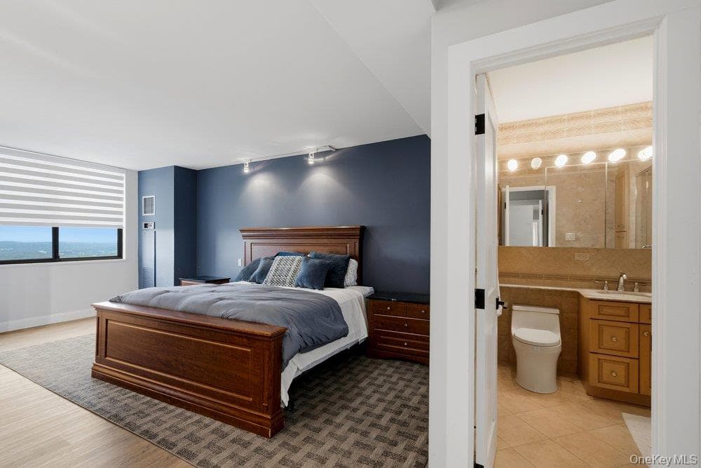 27010 Grand Central Parkway Parkway Unit: 26K thumbnail 27