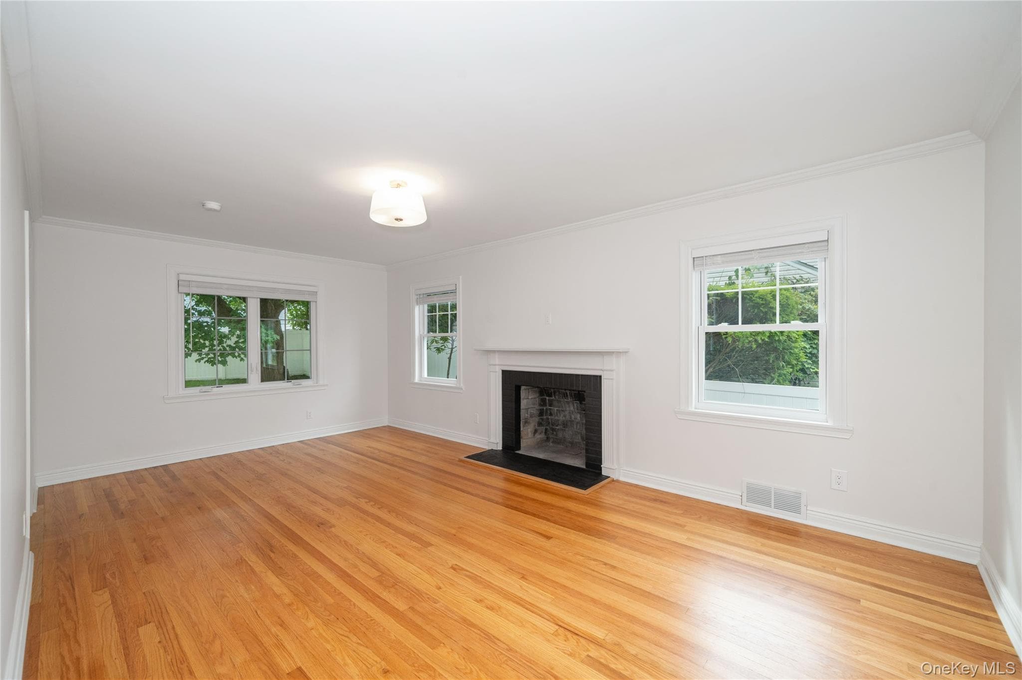 208 Lincoln Avenue thumbnail 4