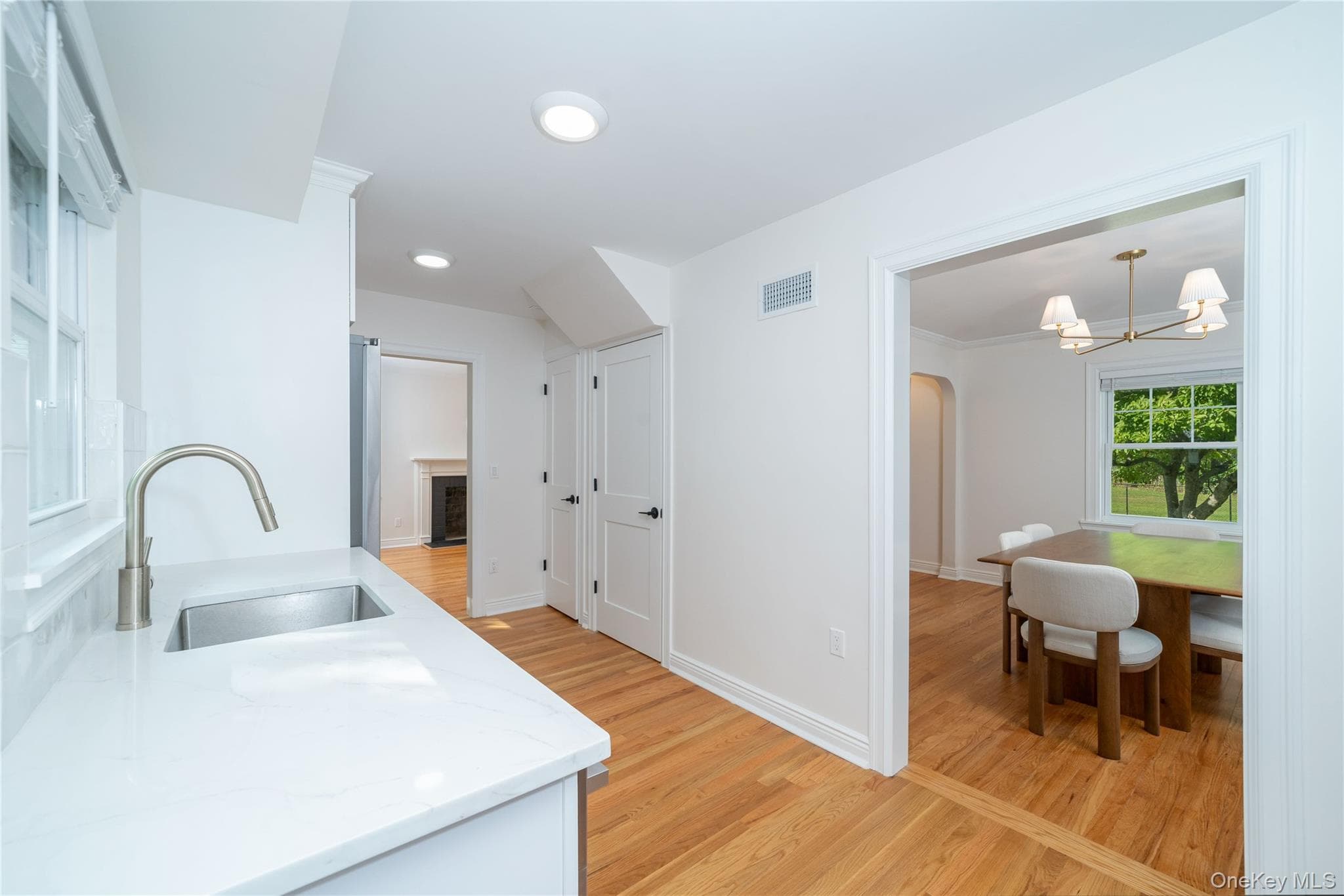 208 Lincoln Avenue thumbnail 7