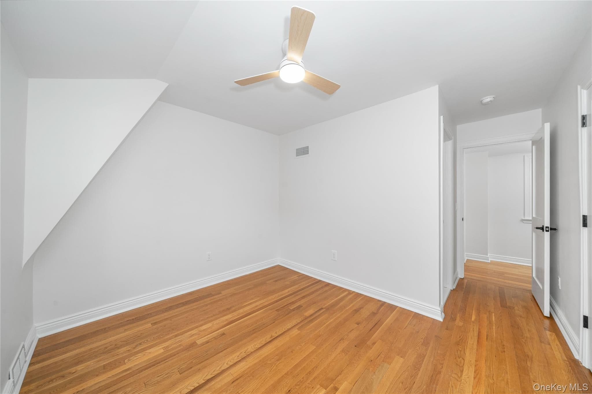 208 Lincoln Avenue thumbnail 20