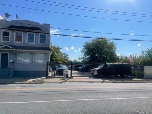 31 Plainfield Avenue, Elmont