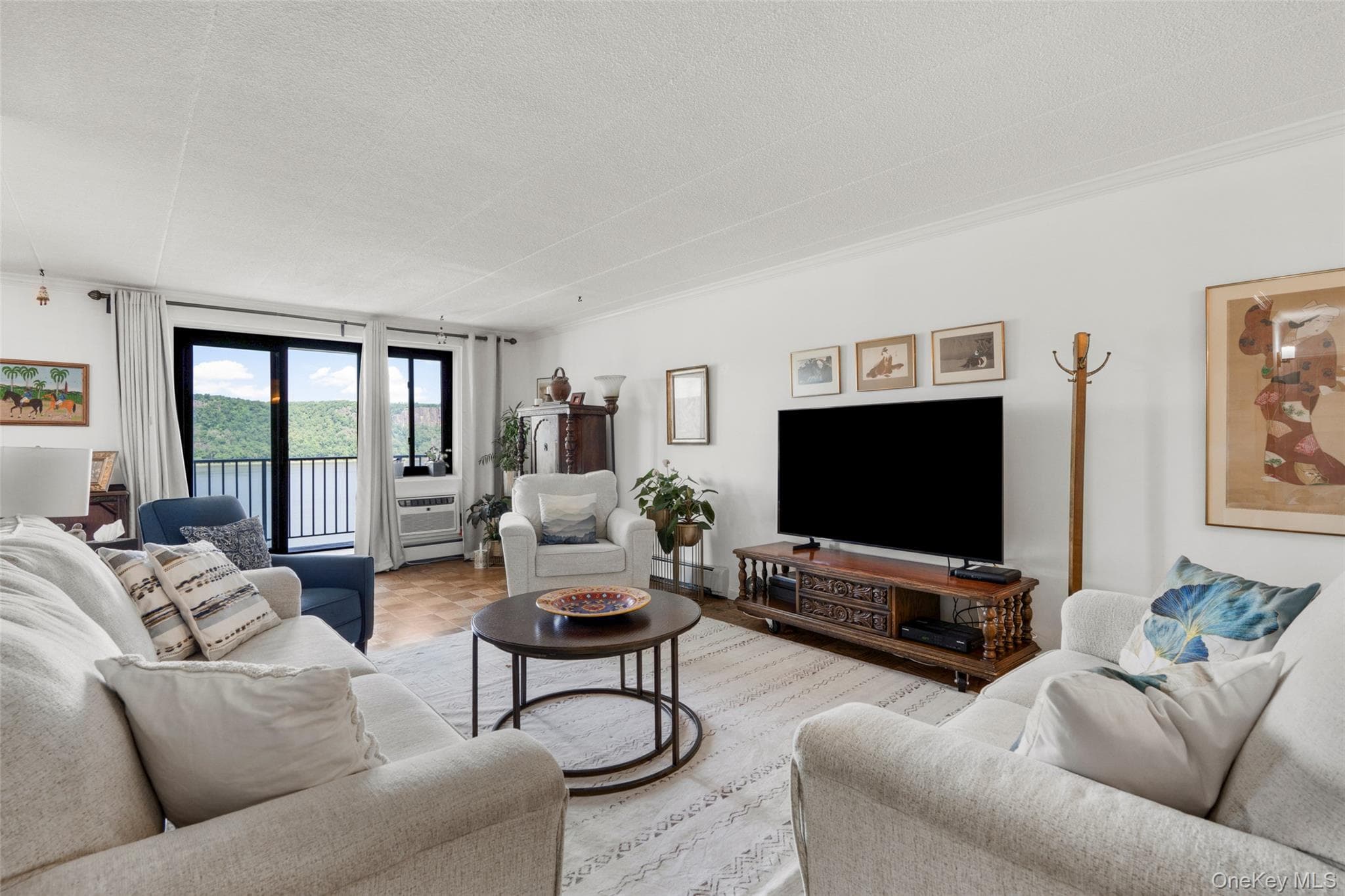 1085 Warburton Avenue Unit: 425 thumbnail 4