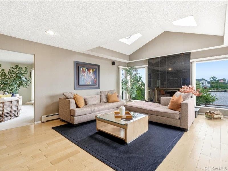 211 Whitewood Drive thumbnail 9