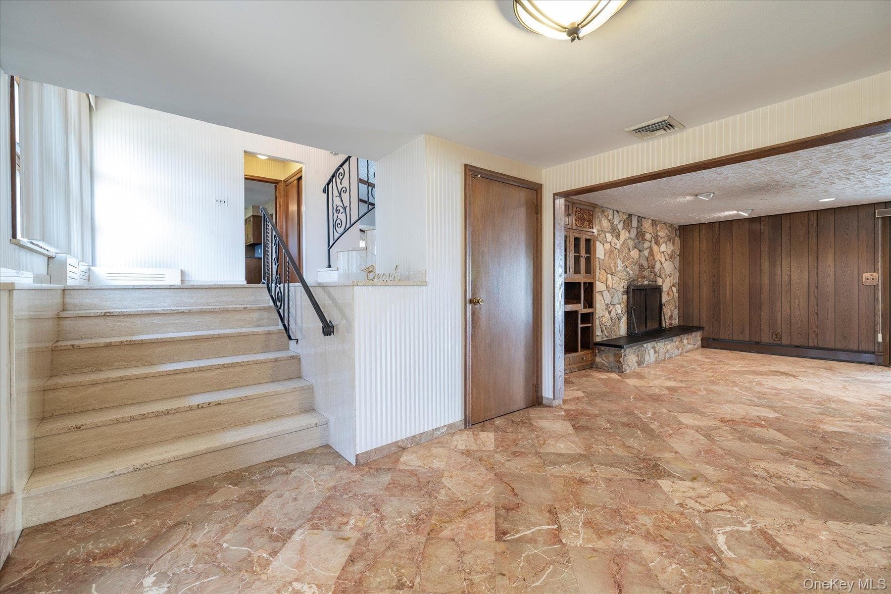 1298 Beech Street thumbnail 3
