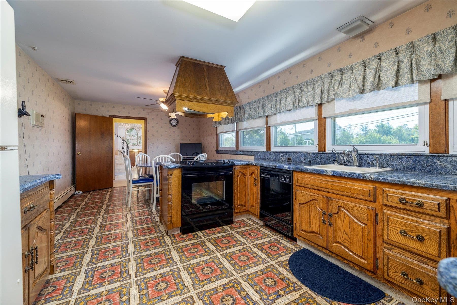 1298 Beech Street thumbnail 24
