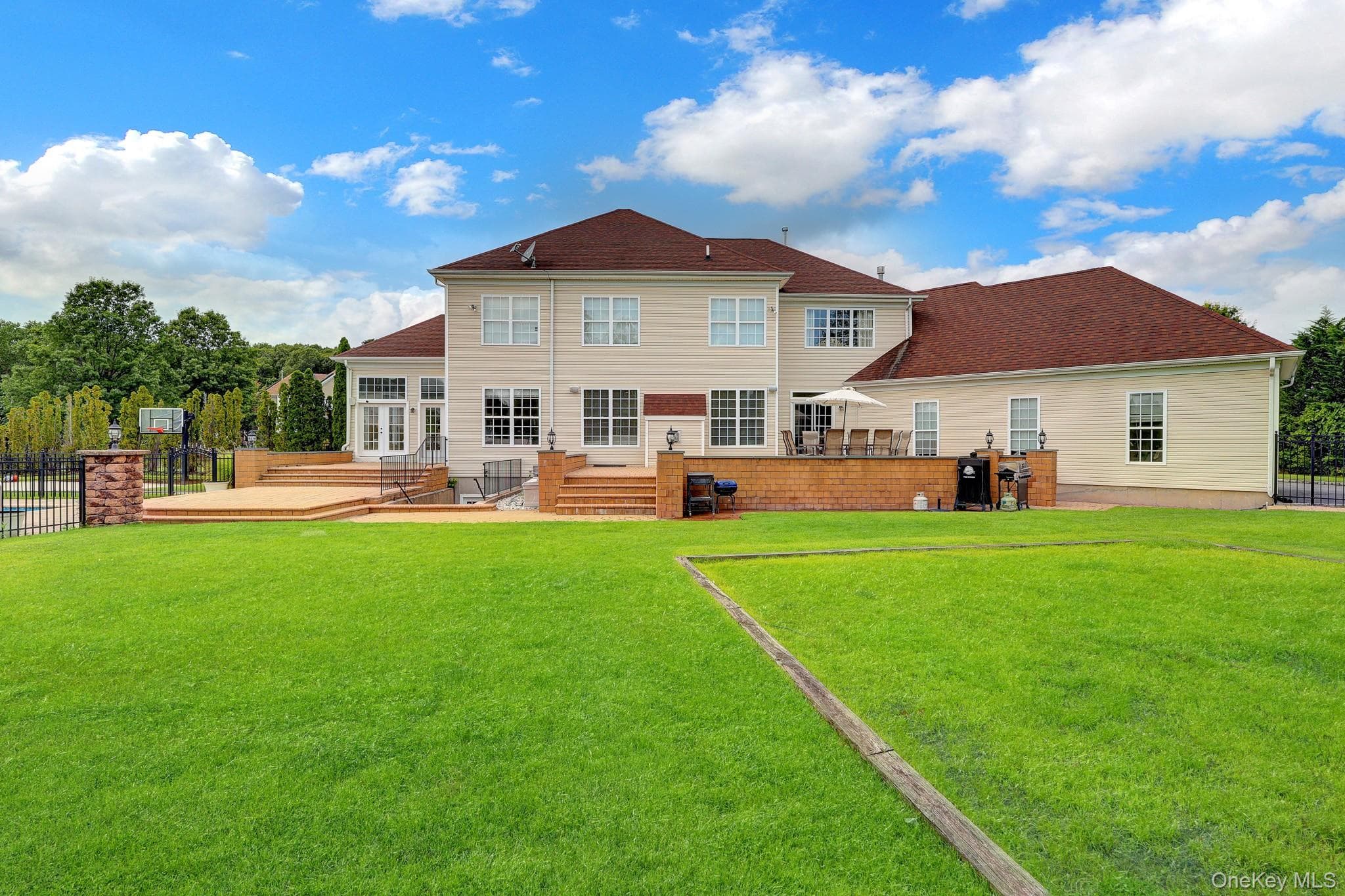 7 Brookline Court thumbnail 4
