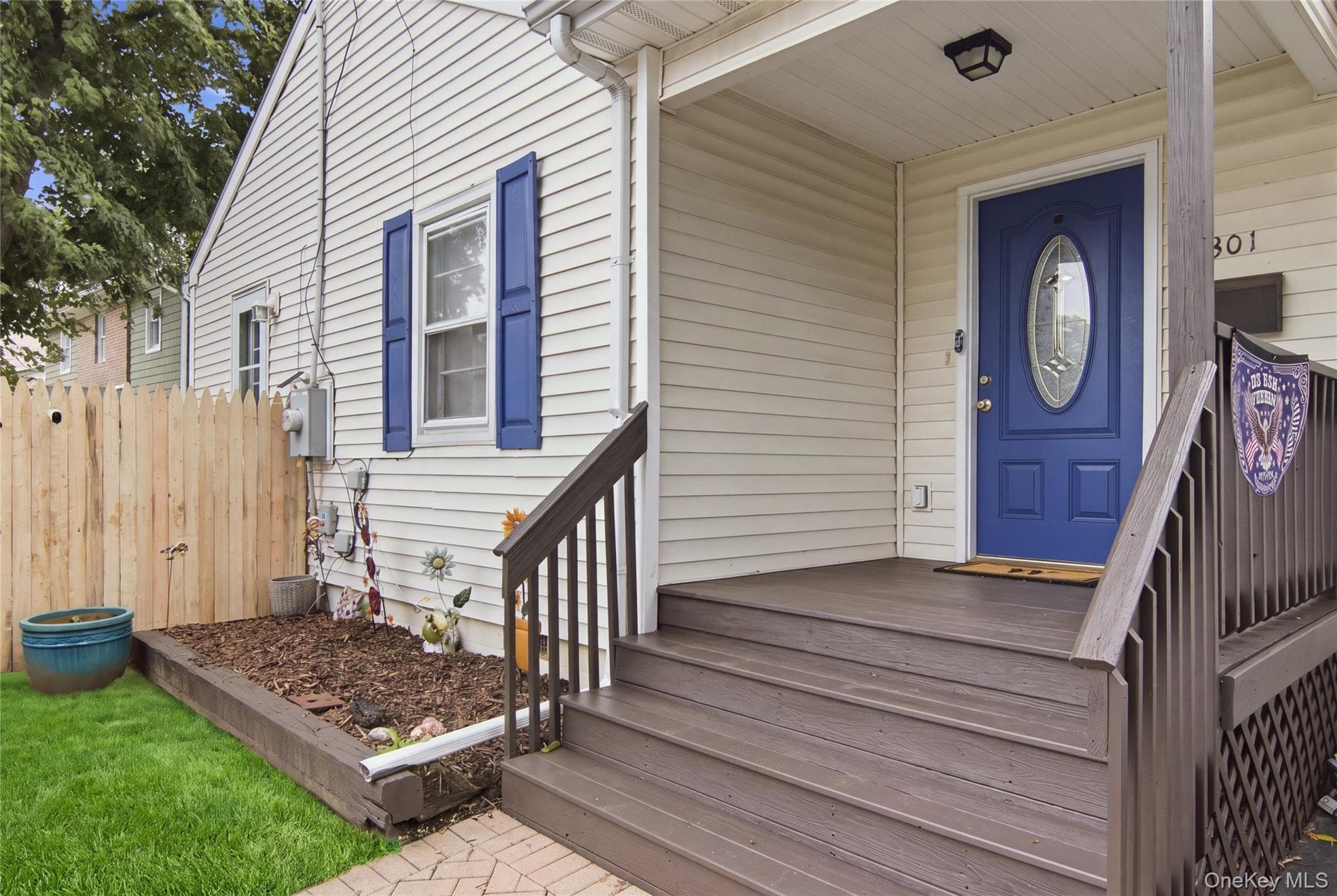 301 Laurel Road thumbnail 3