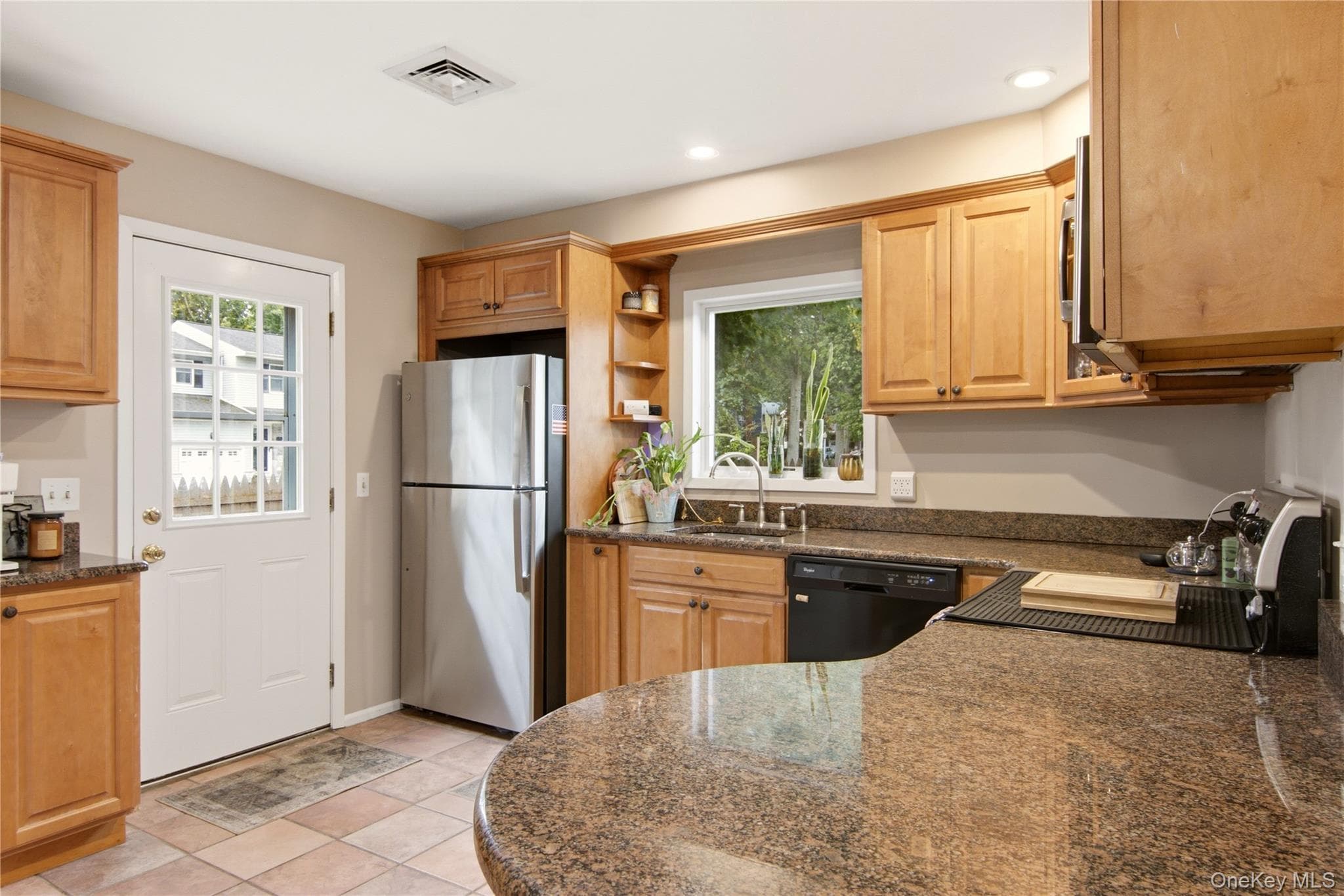 301 Laurel Road thumbnail 9