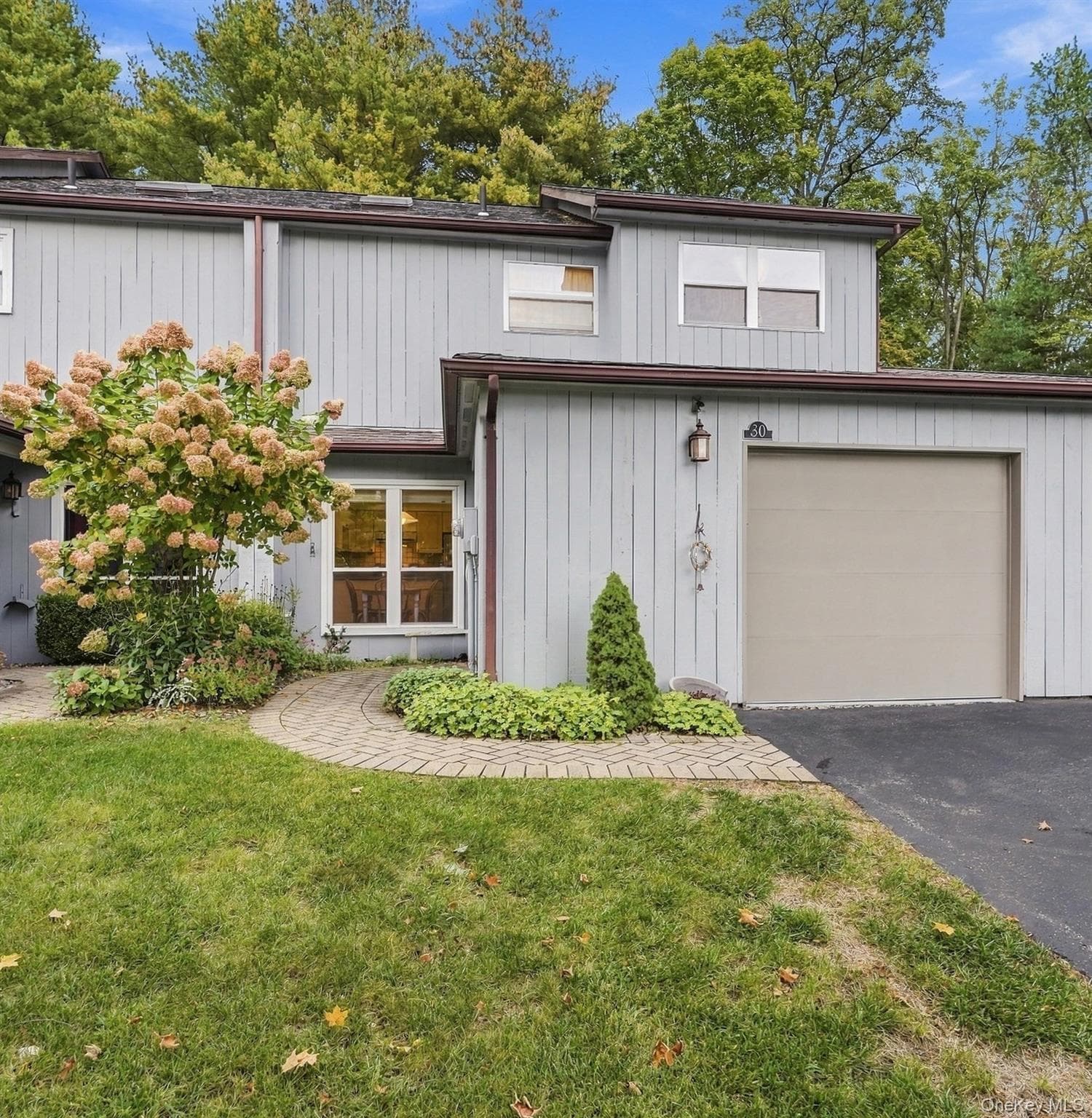 30 E Knoll photo 1