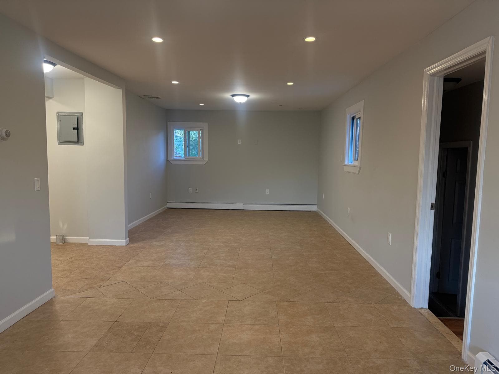 675 S Long Beach Avenue thumbnail 4