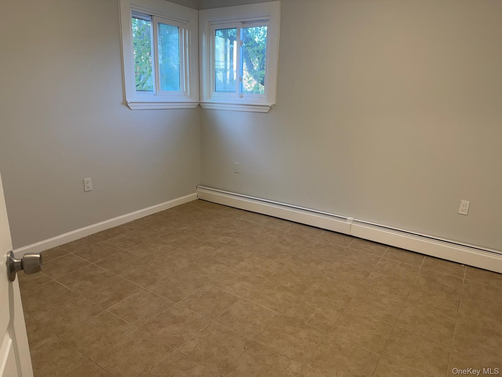675 S Long Beach Avenue thumbnail 11