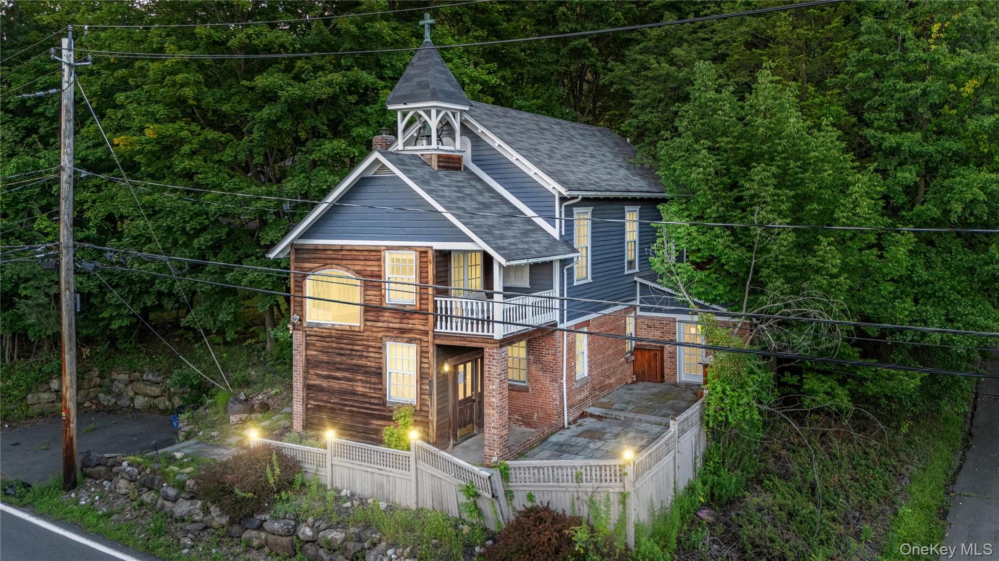 697 S Mountain Road, New City