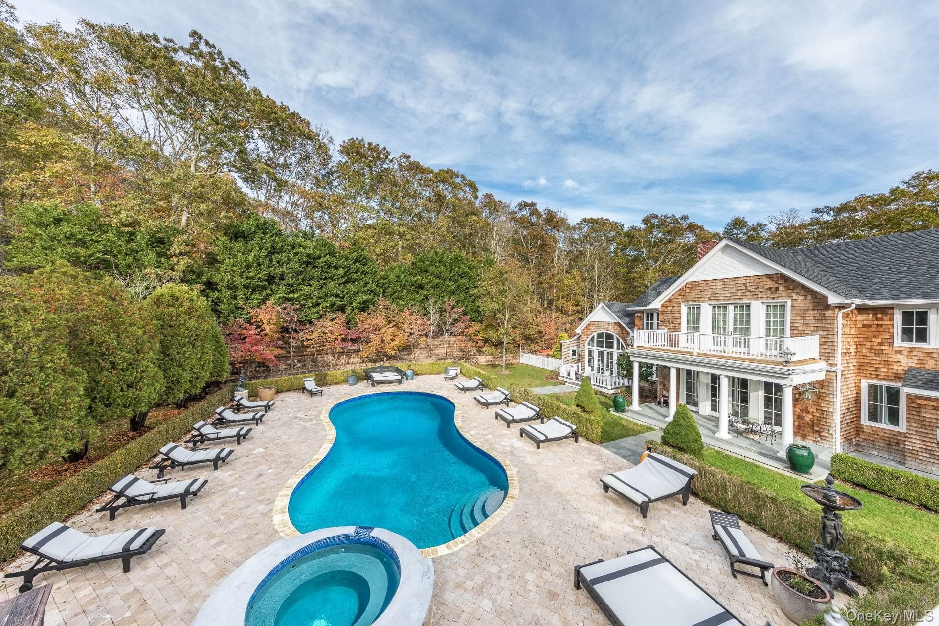 2136 Deerfield Road thumbnail 4