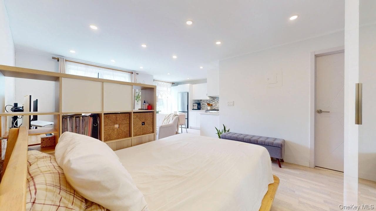 68-15 Selfridge Street Unit: 3D thumbnail 22