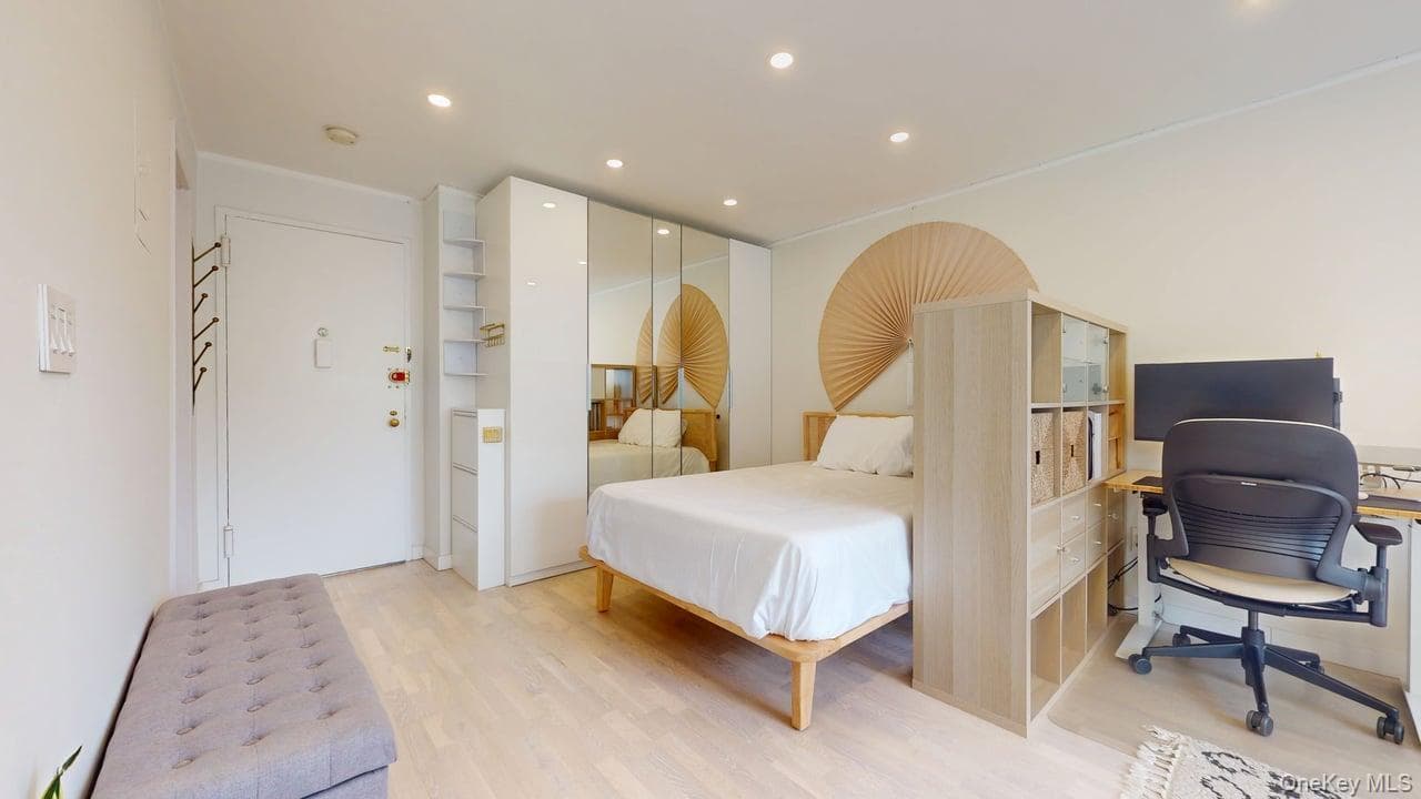 68-15 Selfridge Street Unit: 3D thumbnail 16