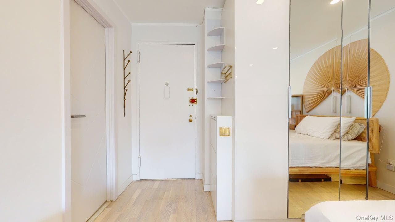 68-15 Selfridge Street Unit: 3D thumbnail 23
