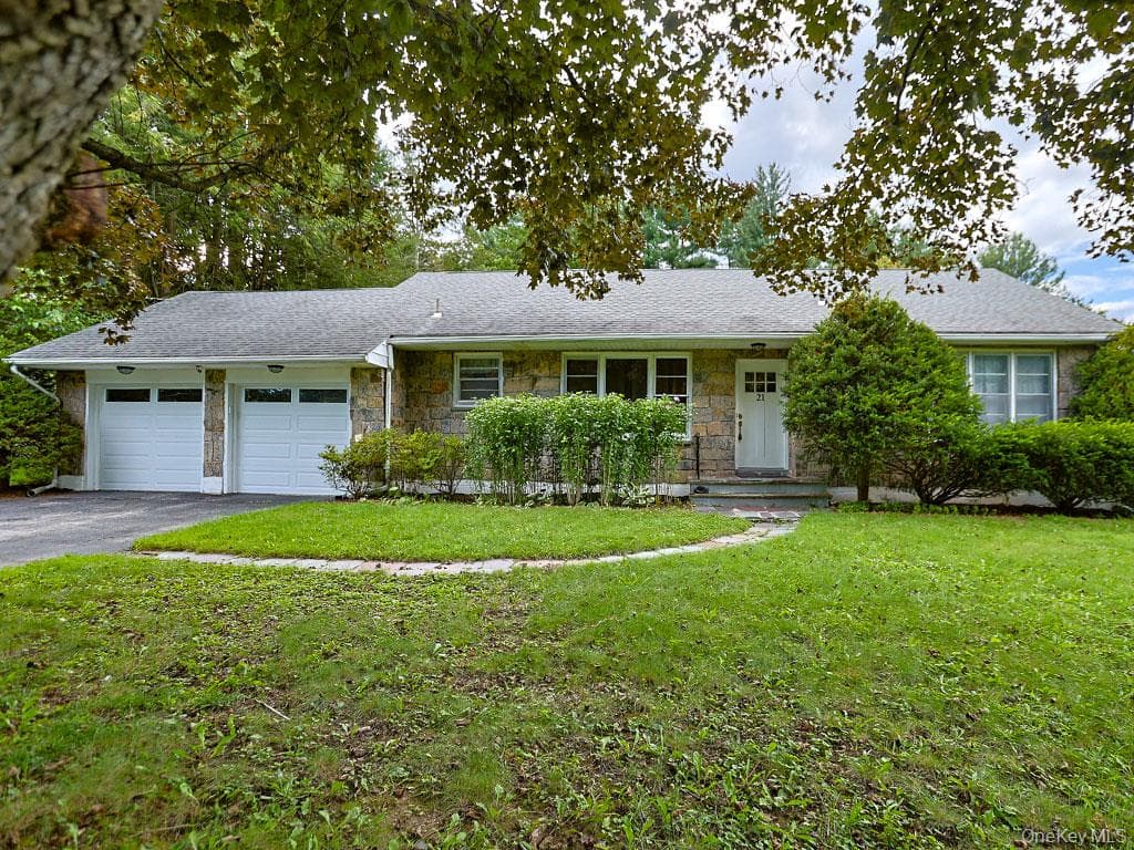 21 Pleasant View Road photo 1