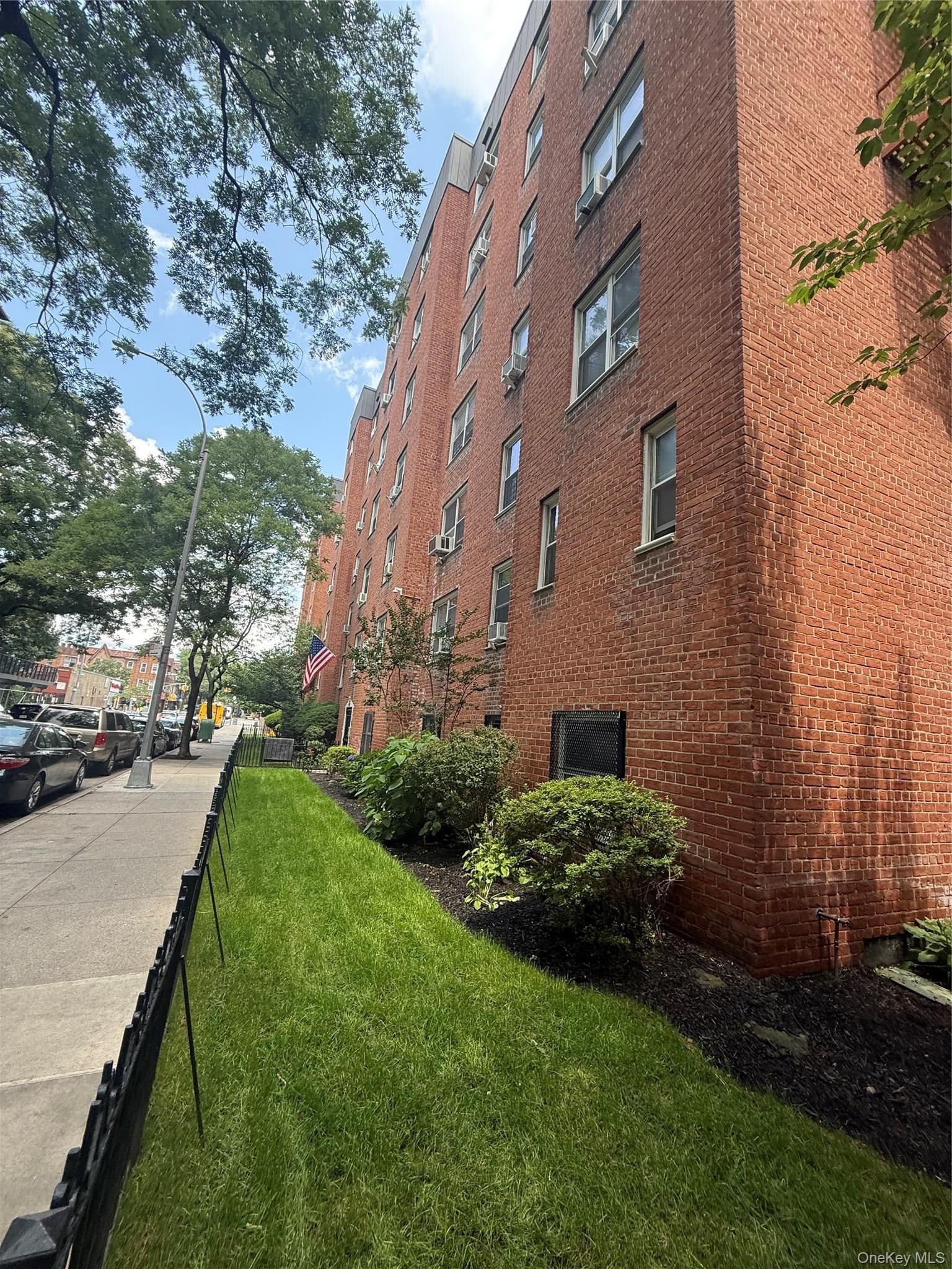 33-15 81st Street Unit: 6E thumbnail 3