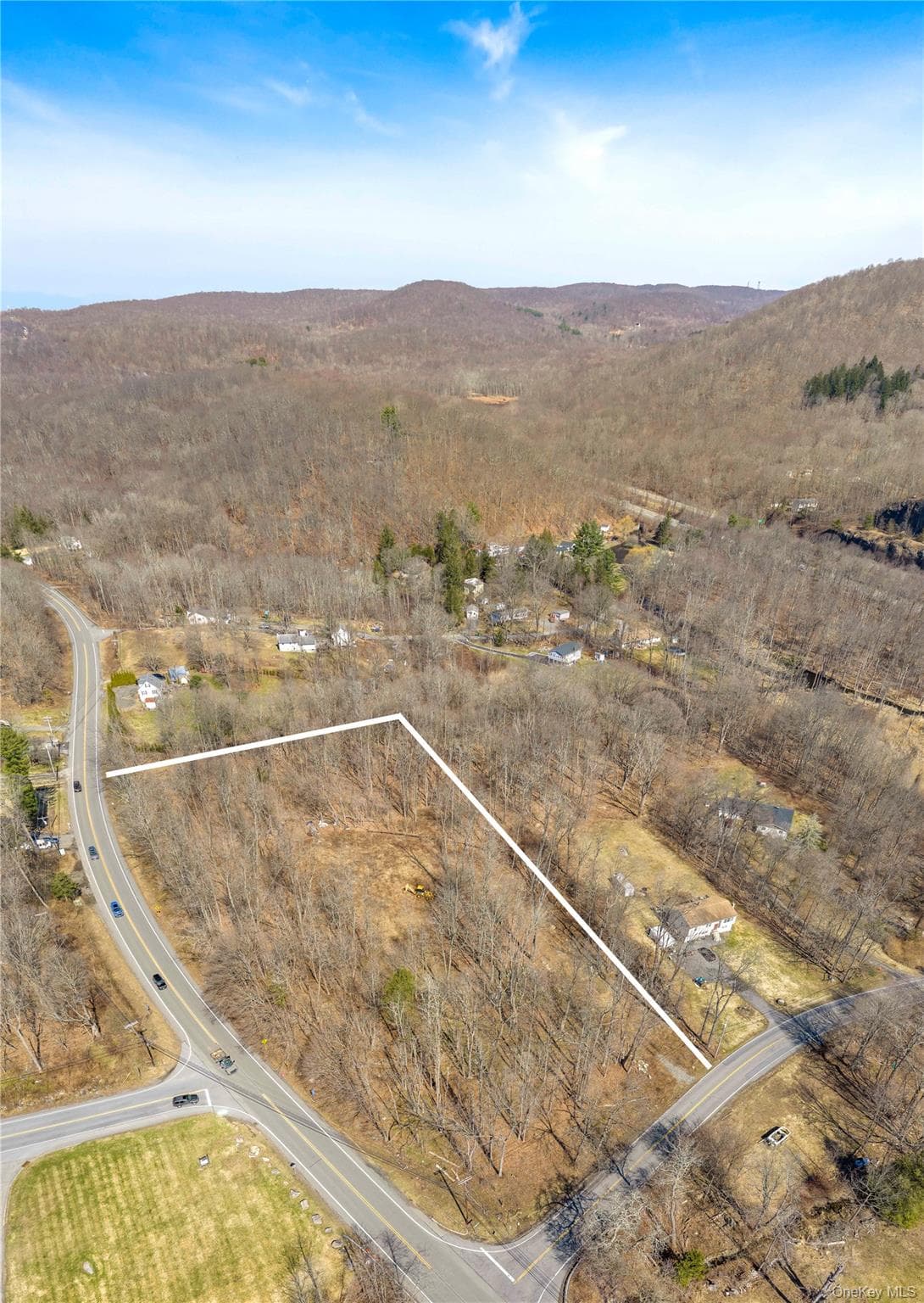 576 Holmes Road thumbnail 2