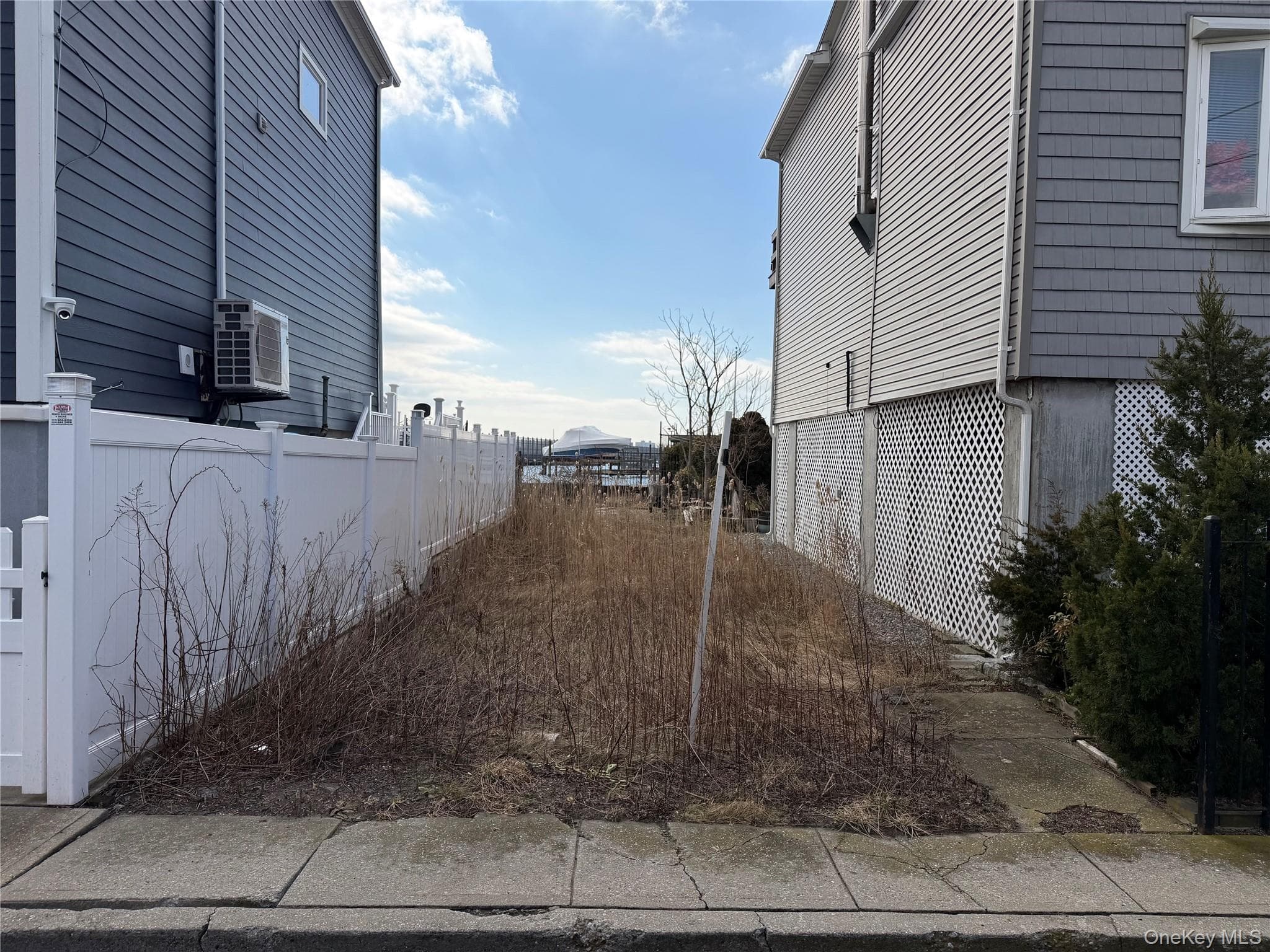 308 E 8th Road photo 1