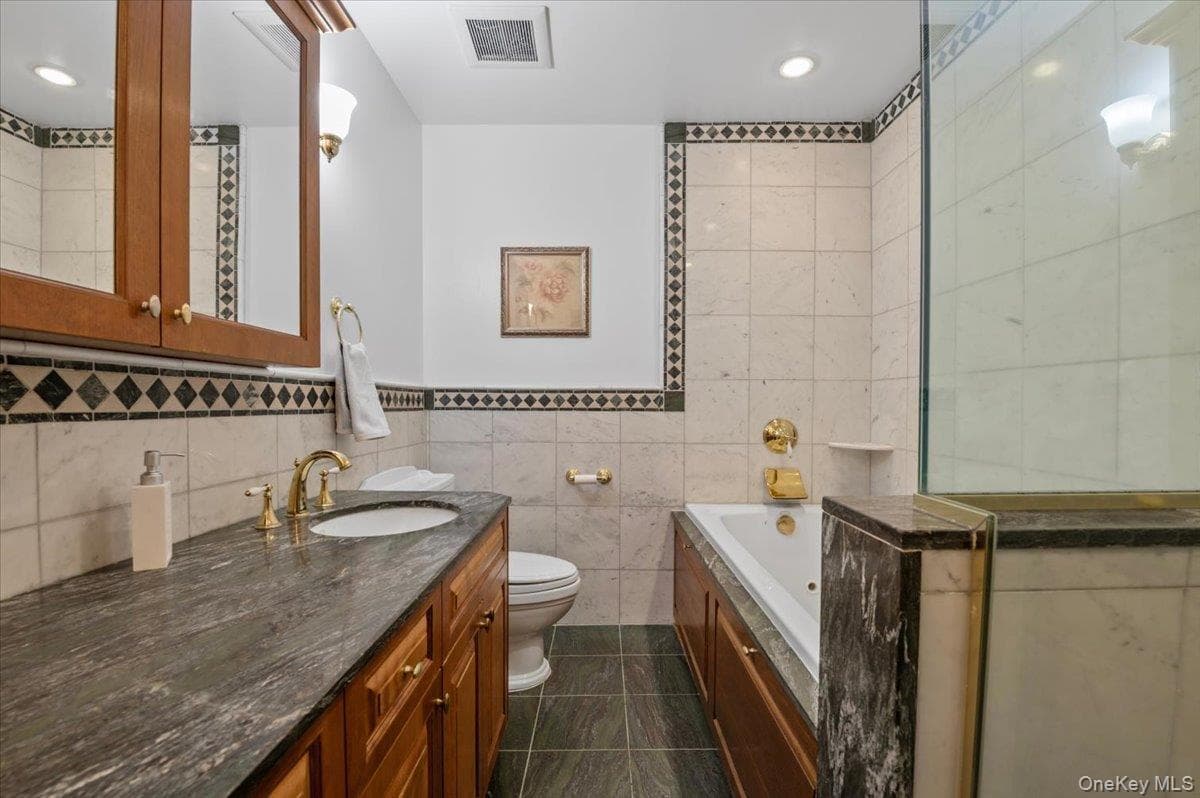 780 Regent Drive thumbnail 12