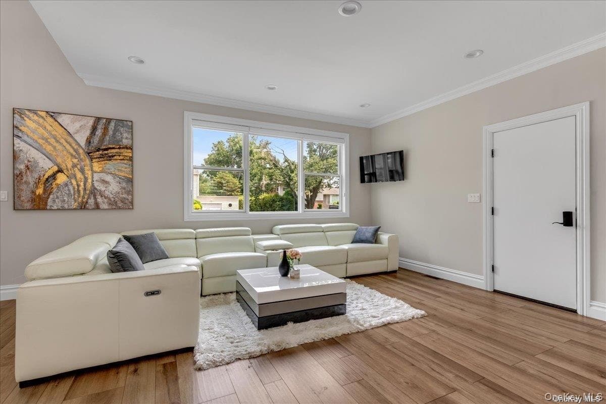 102 Kate Drive thumbnail 5