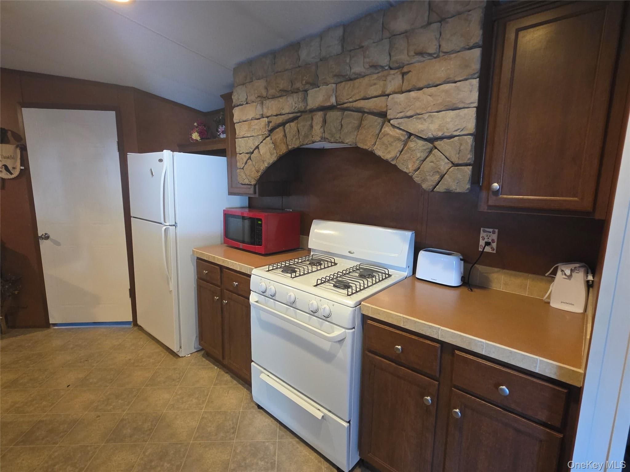37 Hubbard Avenue Unit: 12 thumbnail 8