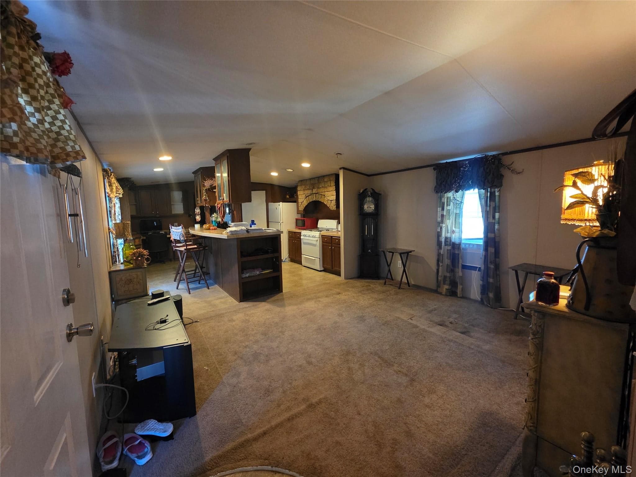 37 Hubbard Avenue Unit: 12 thumbnail 2