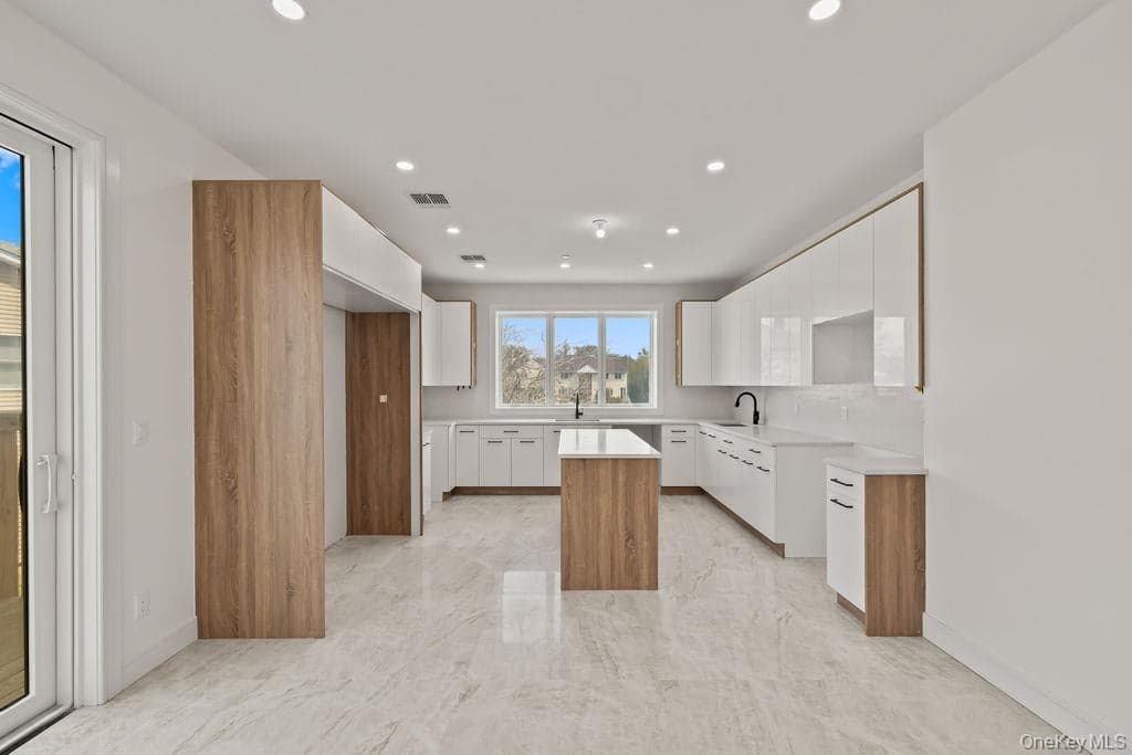 15 Warren Court Unit: 212 thumbnail 6