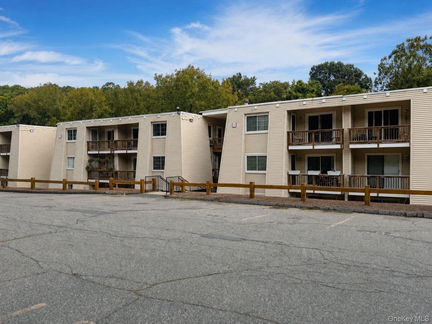 319 Fox Run Lane thumbnail 32