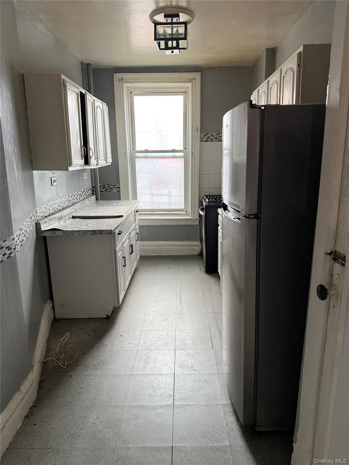 1070 Grant Avenue thumbnail 4