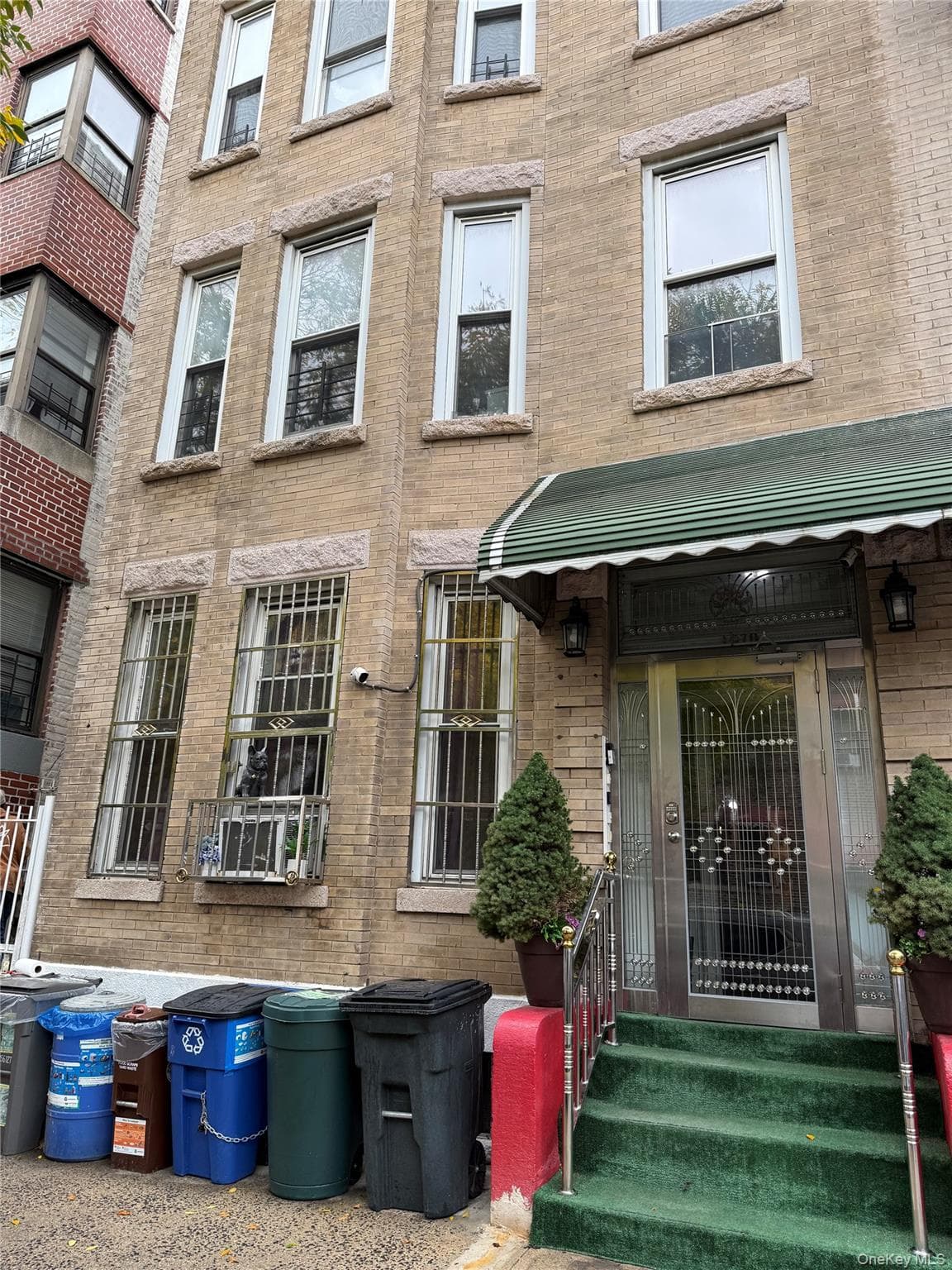 1070 Grant Avenue thumbnail 2