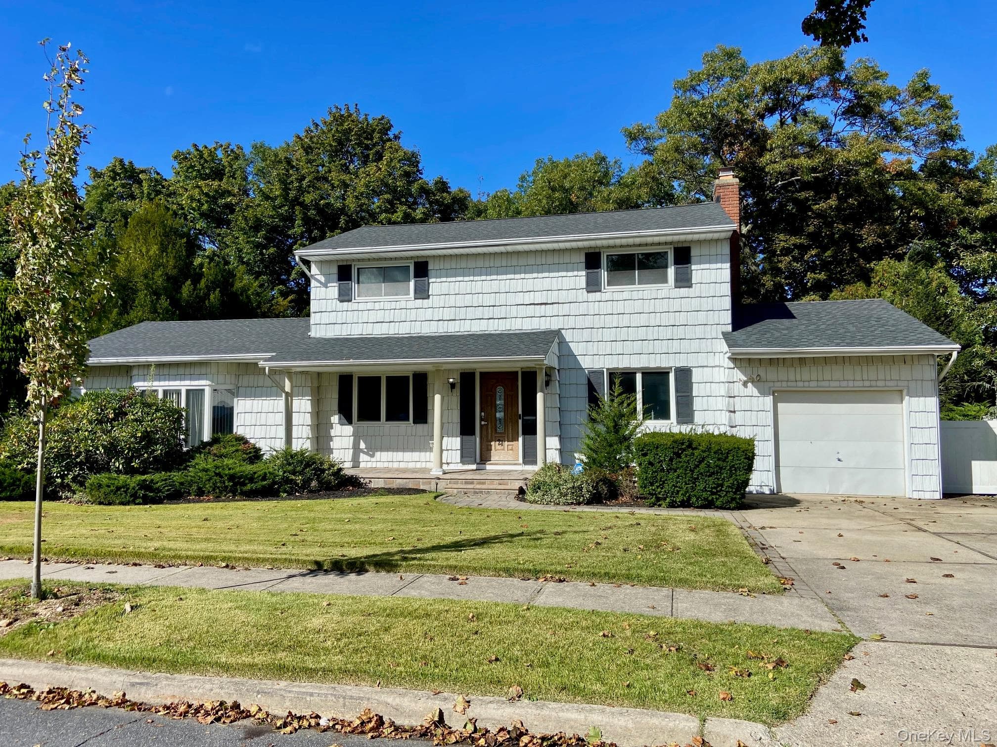 21 Shelton Court, Commack