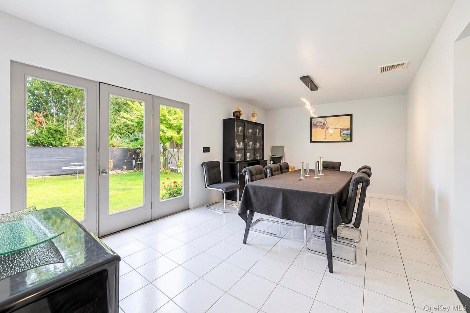 1219 Coates Avenue thumbnail 10