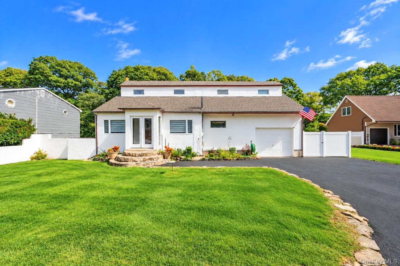 1219 Coates Avenue thumbnail 4