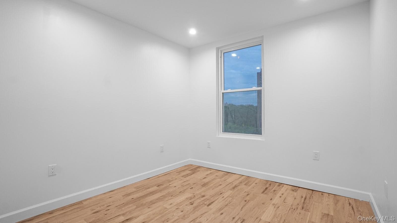 1737 Popham Avenue thumbnail 17