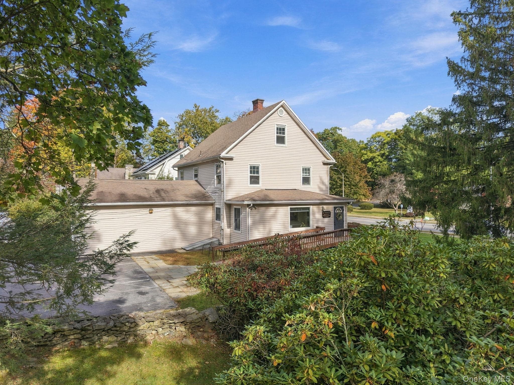 143 Hooker Avenue thumbnail 5
