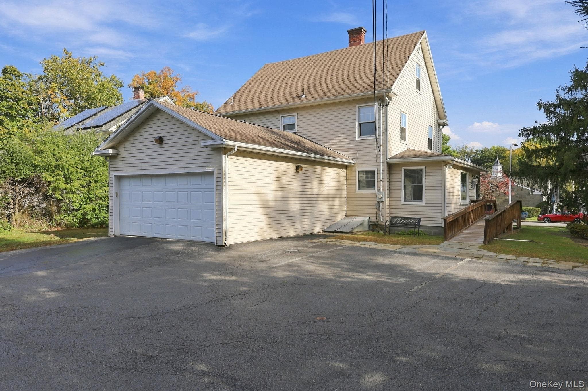 143 Hooker Avenue thumbnail 4