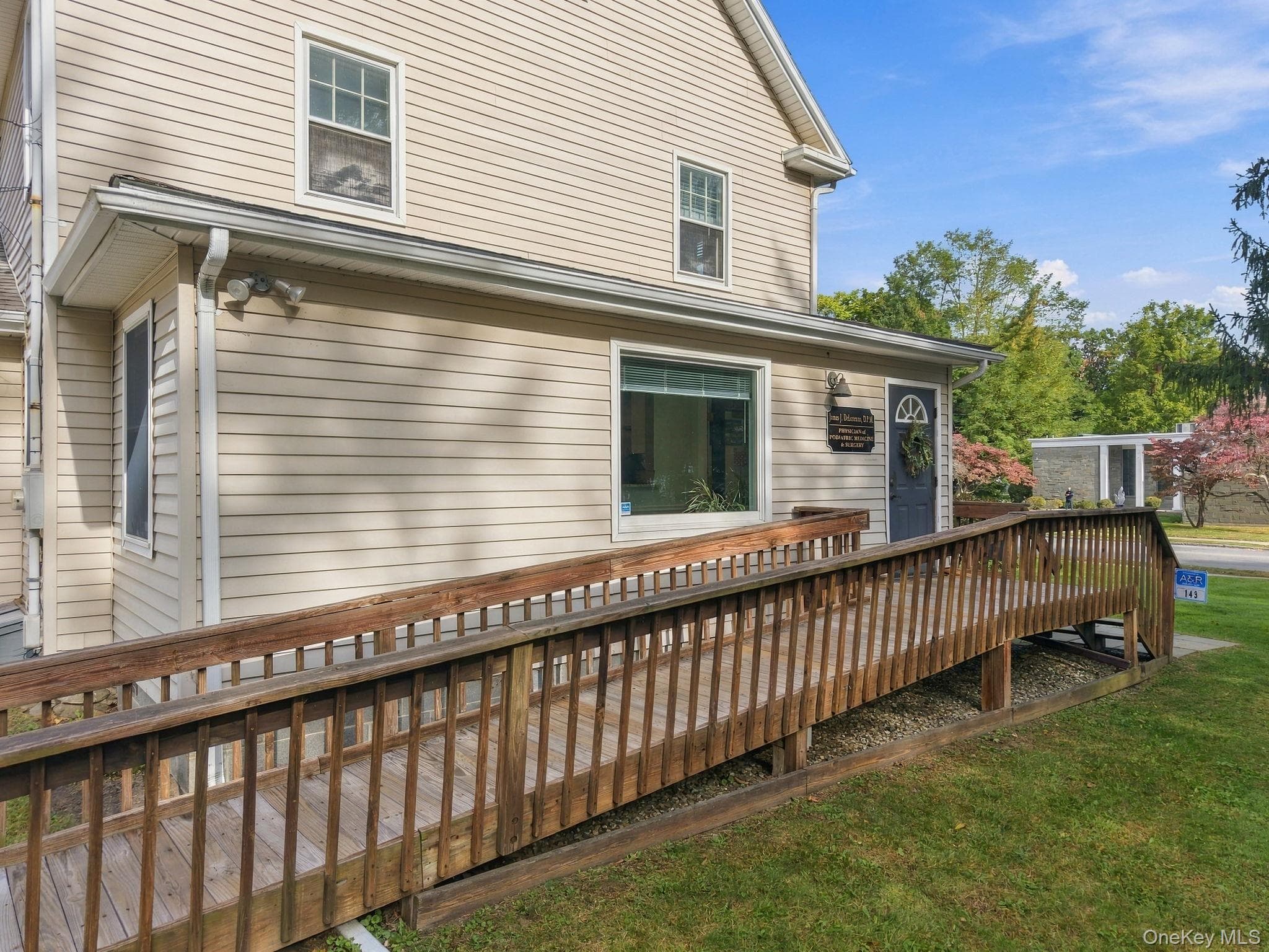 143 Hooker Avenue thumbnail 7