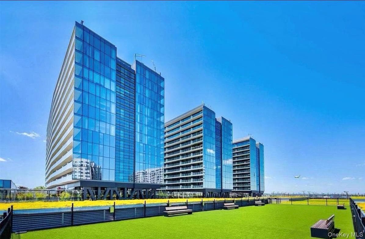 131-01 40th Road Unit: PH3D, Flushing