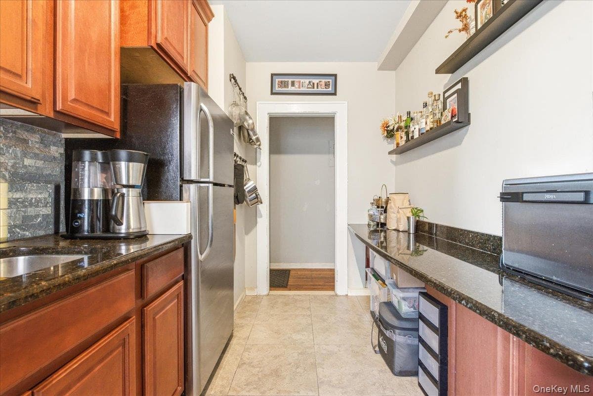 68-12 Burns Street Unit: B2 thumbnail 17