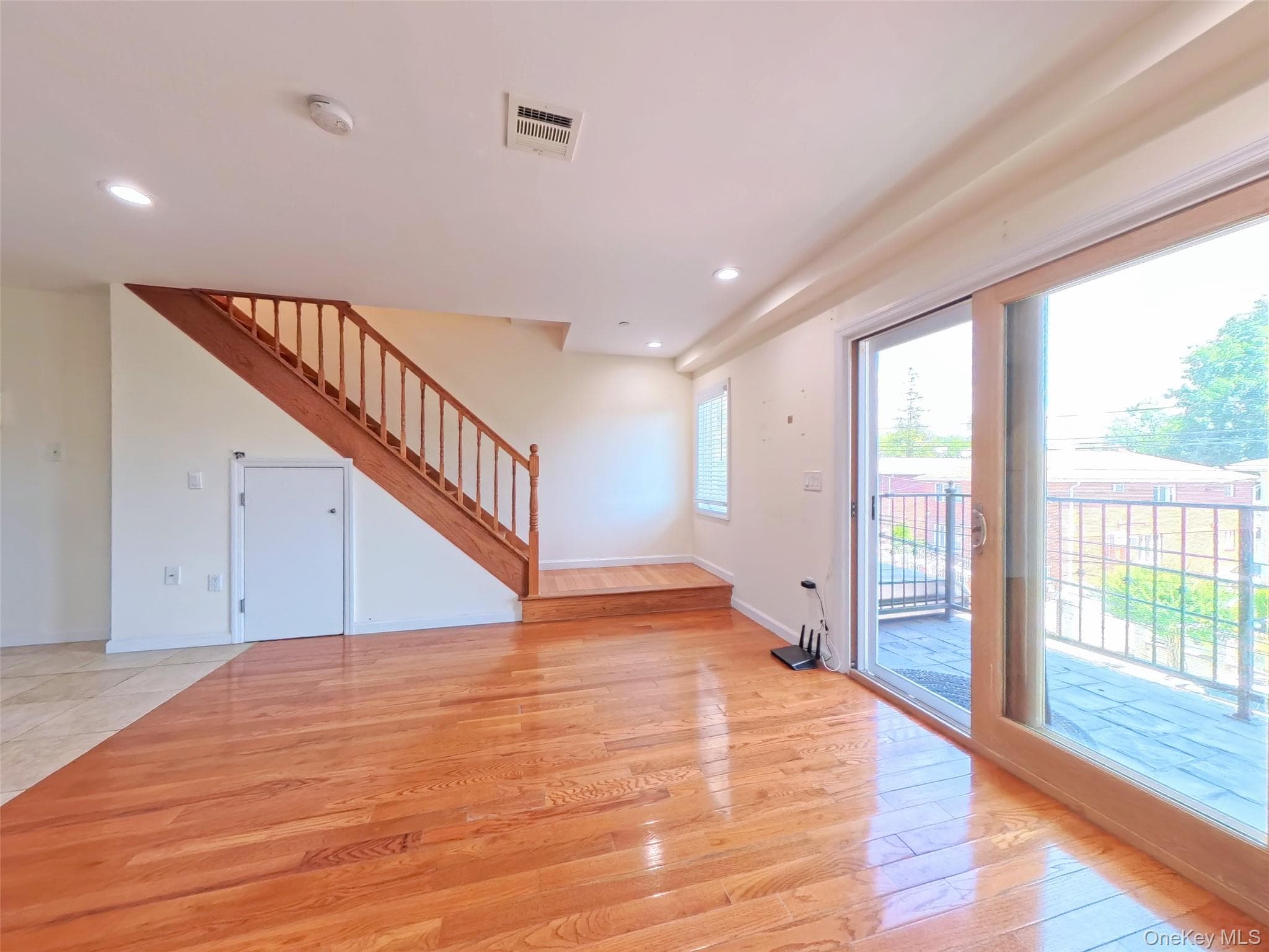 4038 194th Street Unit: 3B thumbnail 4