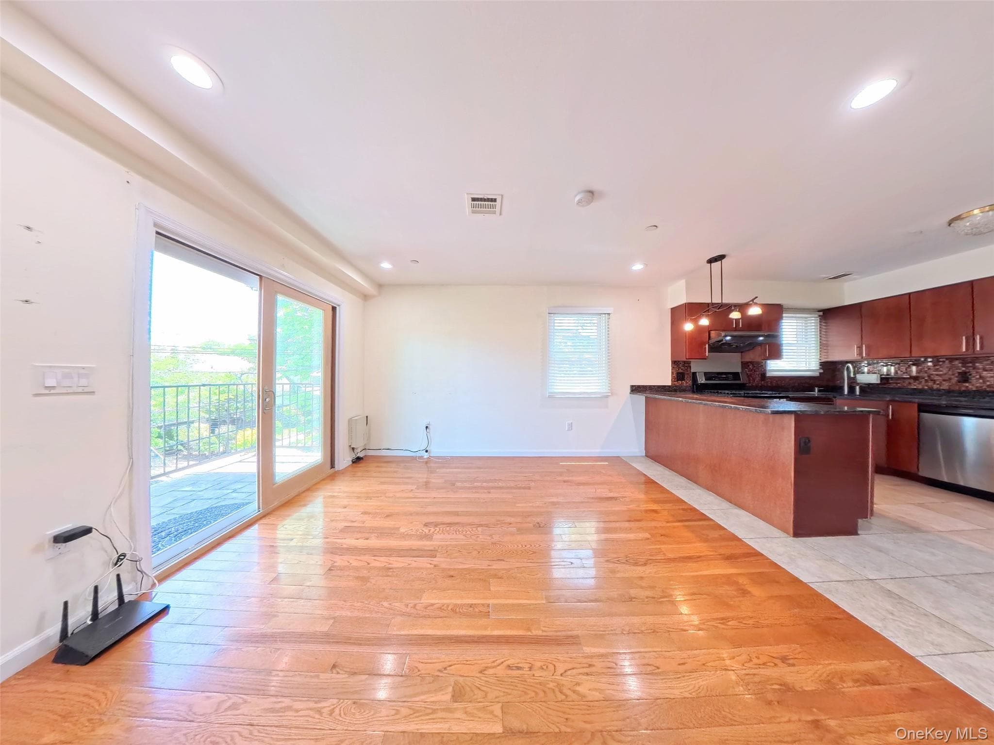 4038 194th Street Unit: 3B thumbnail 2