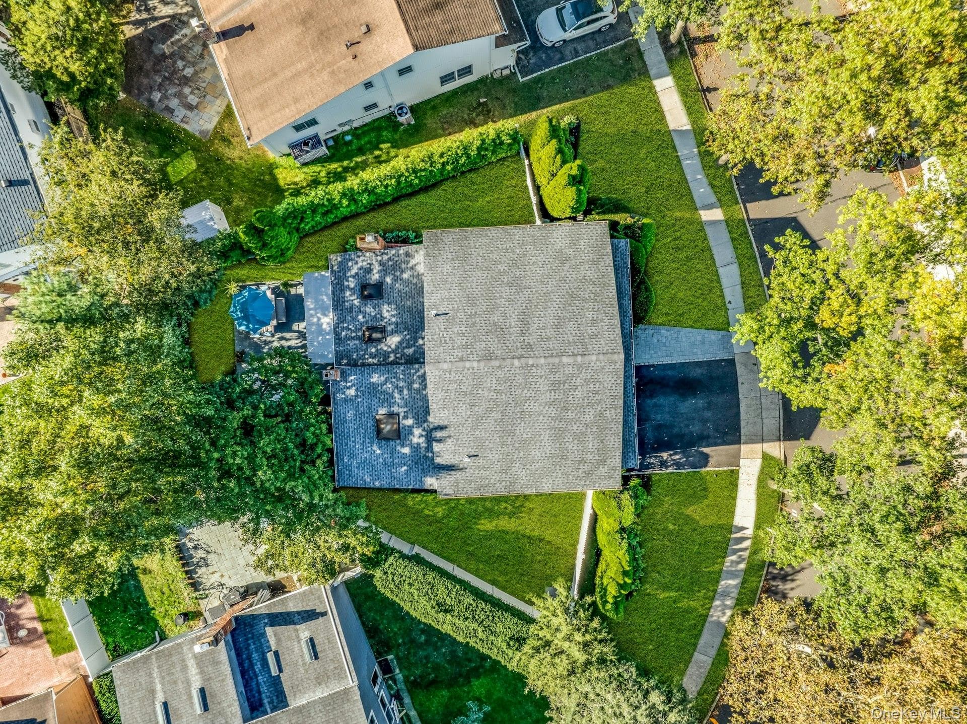 128 Soundview Drive thumbnail 28