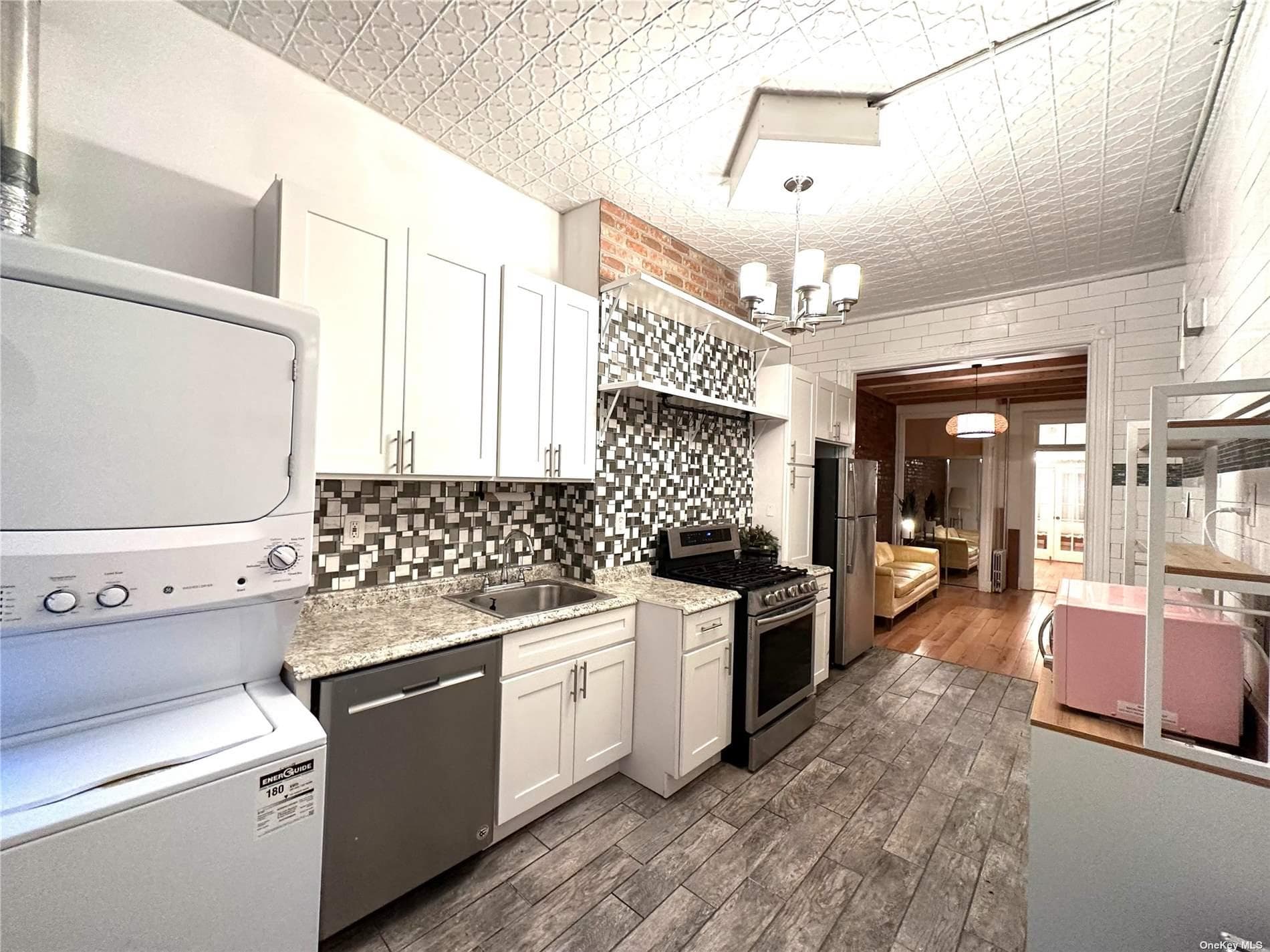 242 Kingsland Avenue thumbnail 7