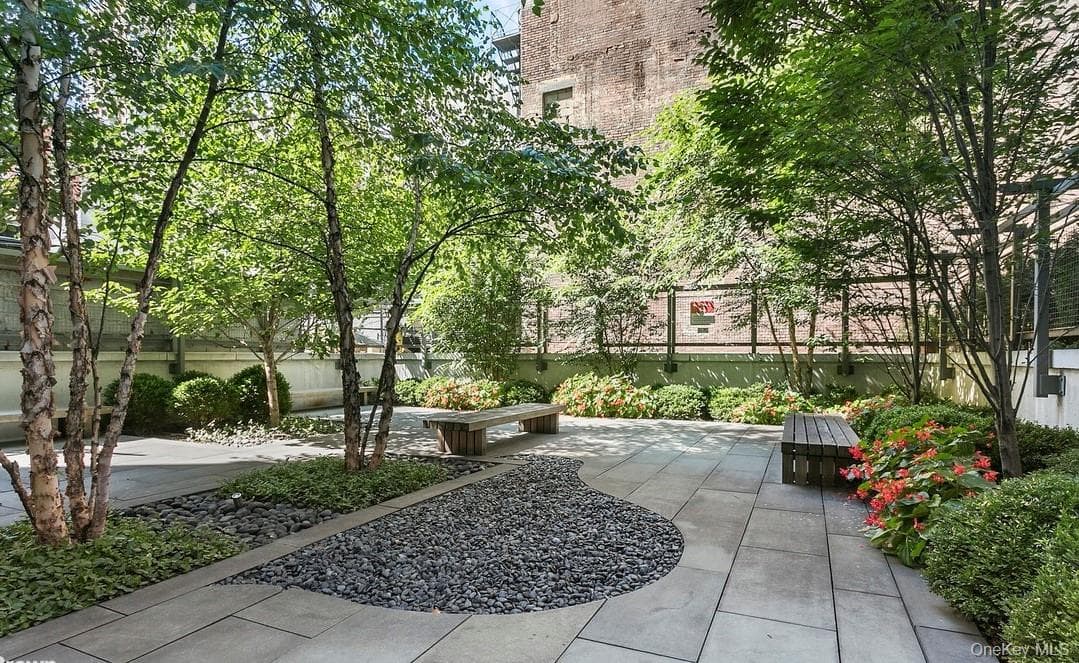 310 W 52nd Street Unit: 35A thumbnail 9